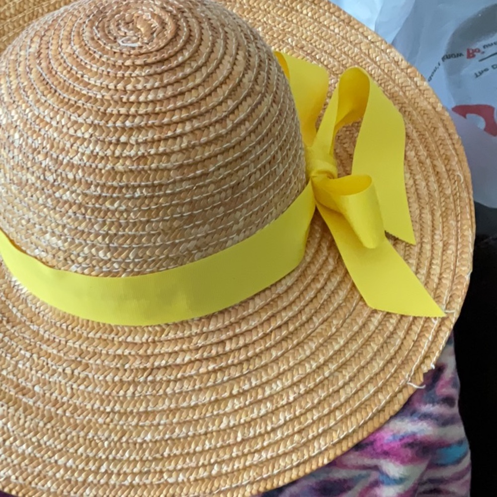 Chic Straw Hat with Yellow Ribbon